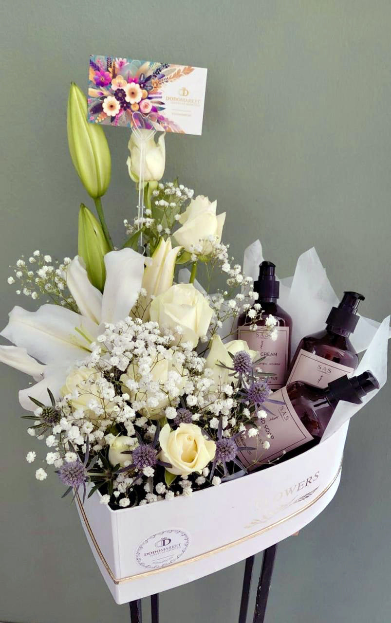 Serenade-in-White-Body-Care-heart-box-DodoMarket-delivery-Mauritius