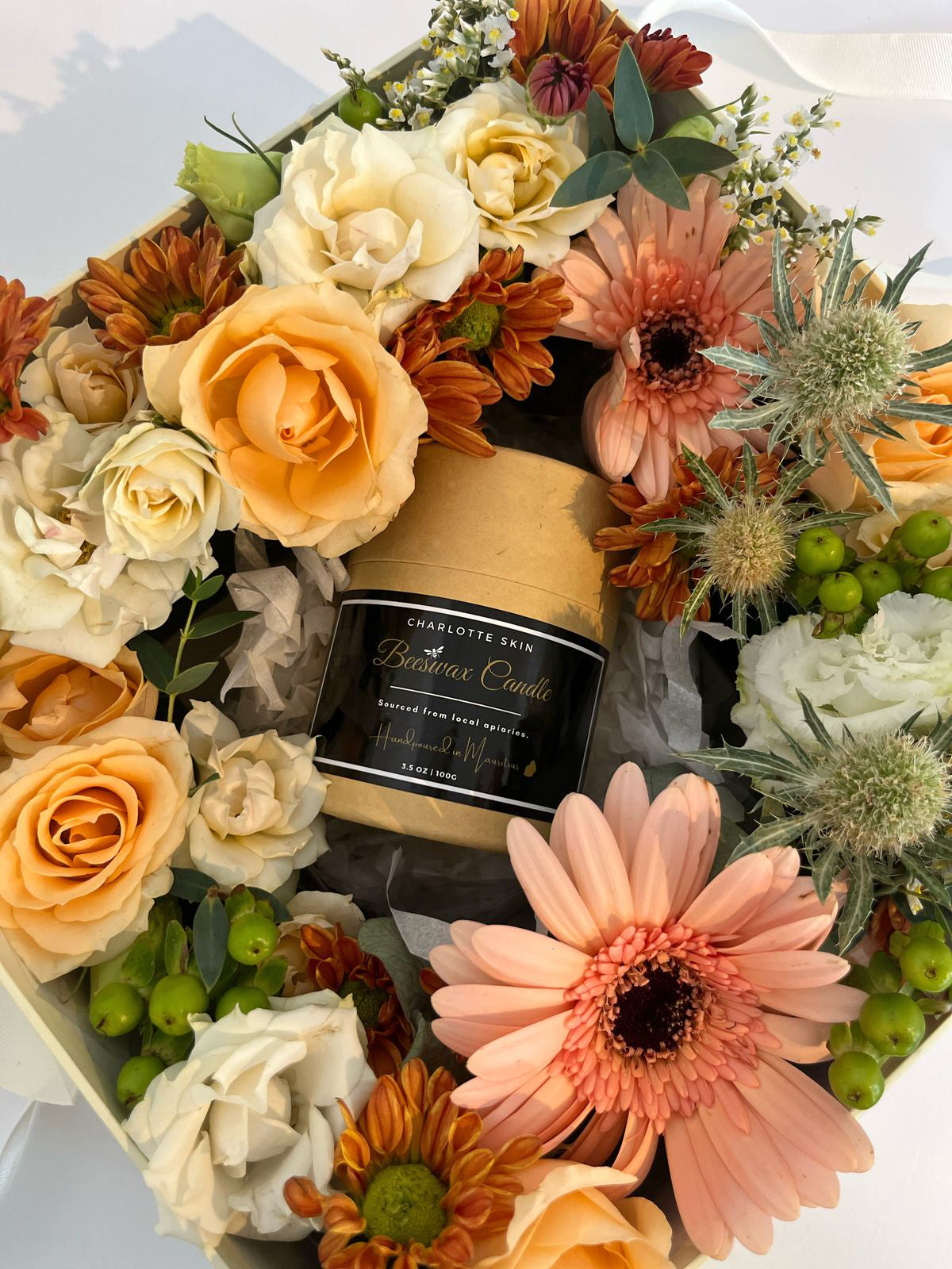 Shades-and-Lights-Floral-Gift-Box-Beeswax-Candle-DodoMarket-delivery-Mauritius