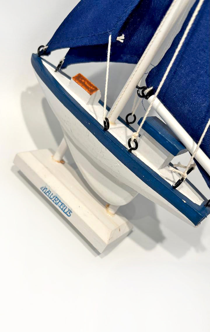 Ship-model-SailBoat-closer-DodoMarket-delivery-Mauritius