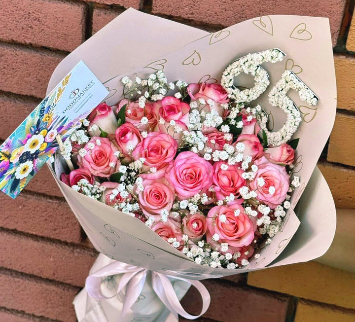 Signature-Bloom-Personalized-Rose-Bouquet-65-DodoMarket-delivery-Mauritius