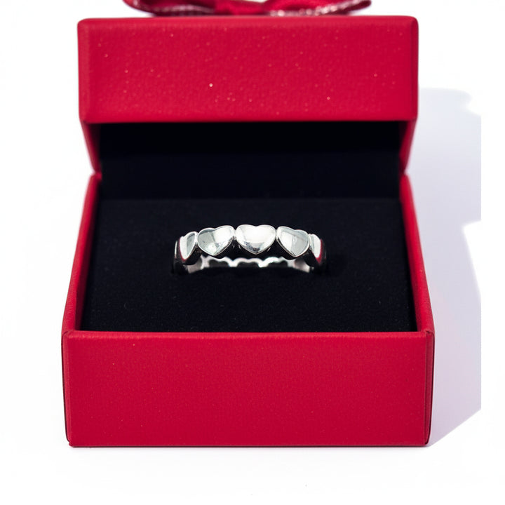 Silver-Hearts-circle-Ring-top-DodoMarket-delivery-Mauritius