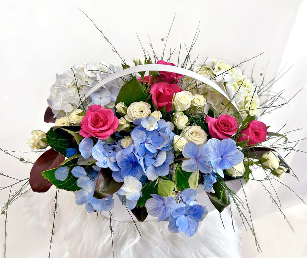 Sounds-of-Spring-flower-composition-top-view-DodoMarket-delivery-Mauritius