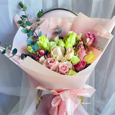 Spray-Roses-Beautiful-Whisper-Med-DodoMarket-delivery-Mauritius