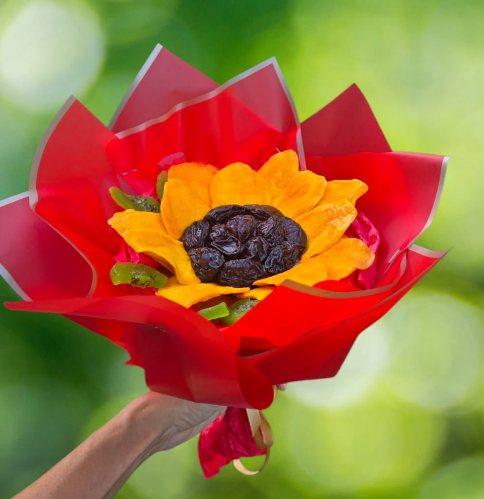 Sunburst-Delight-Dried-Fruit-Bouquet-side-view-DodoMarket-delivery-Mauritius