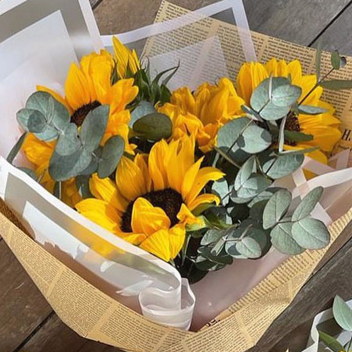 Sunlight-in-Bloom-Sunflower-Bouquet-closer-DodoMarket-delivery-Mauritius