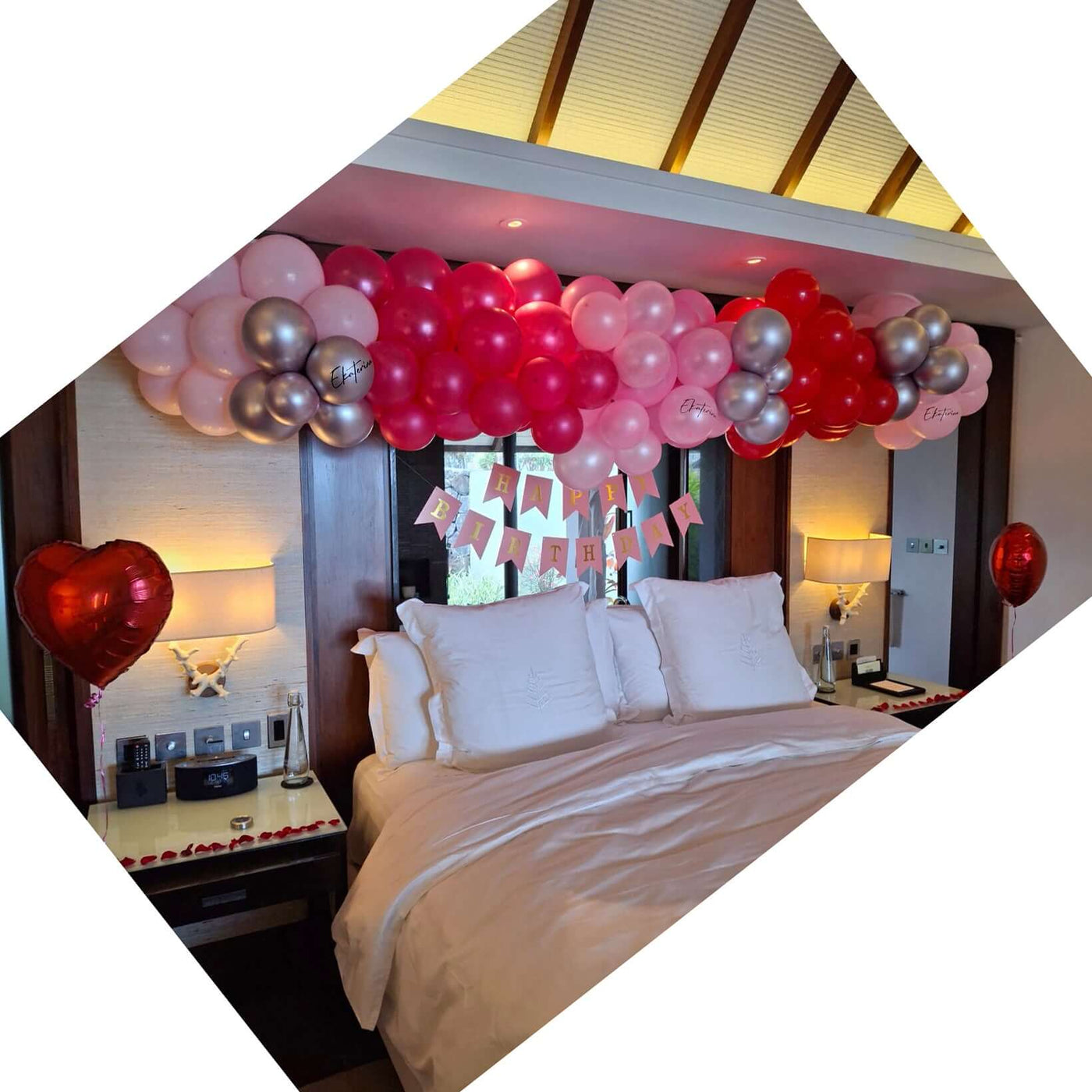 Surprise-Room-Decoration-Birthday-red-room-DodoMarket-Mauritius