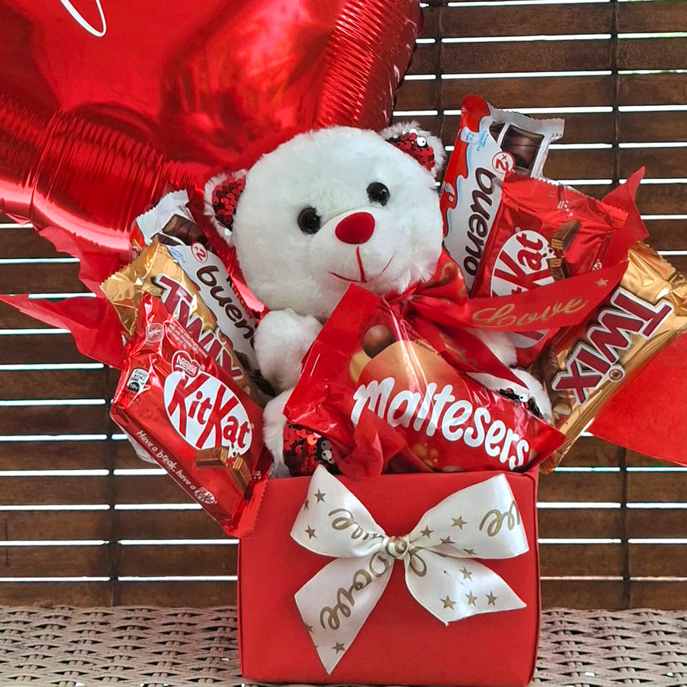 Sweet-Bear-Hugs-box-chocolates-closer-DodoMarket-delivery-Mauritius