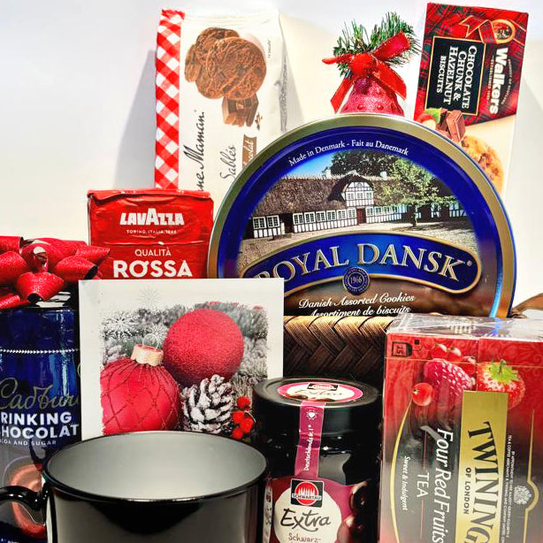 Sweet-Holiday-Hamper-in-basket-closer-DodoMarket-delivery-Mauritius