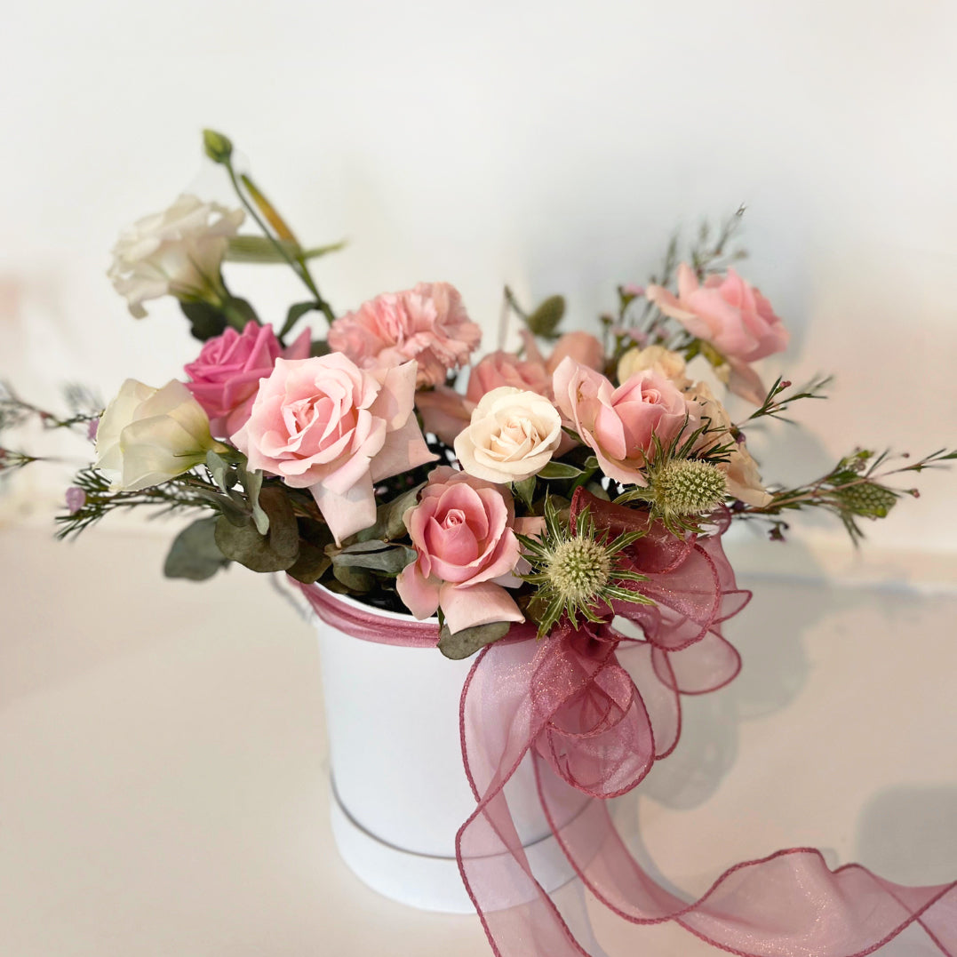 Sweet-kisses-Mini-floral-box-DodoMarket-delivery-Mauritius