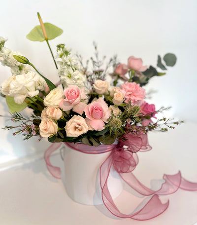 Sweet-kisses-floral-box-DodoMarket-delivery-Mauritius