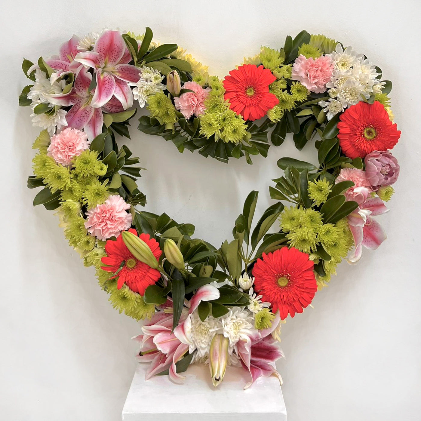Sympathy-Funeral-Flower-Sentimental-Heart-green-pink-DodoMarket-delivery-Mauritius