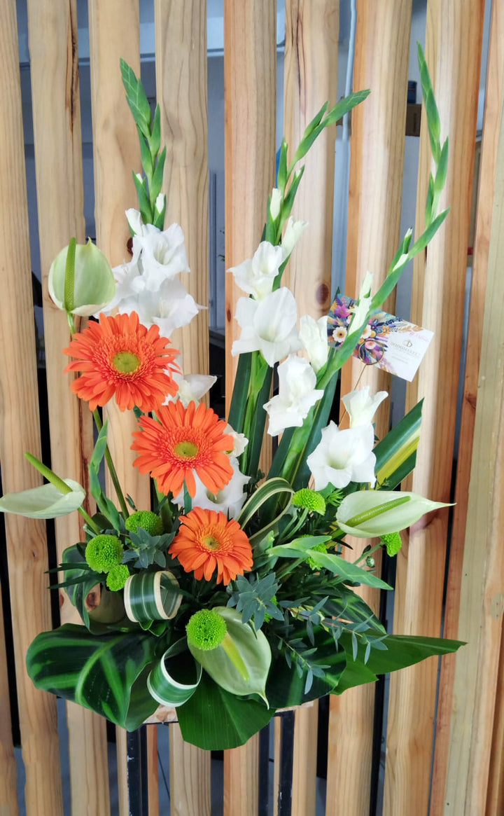 Sympathy-funeral-flowers-bouquet-sweet-embrace-L-DodoMarket-delivery-Mauritius