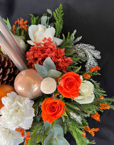 Terracotta-Christmas-Seasons-greetings-Flower-Composition-details-DodoMarket-delivery-Mauritius