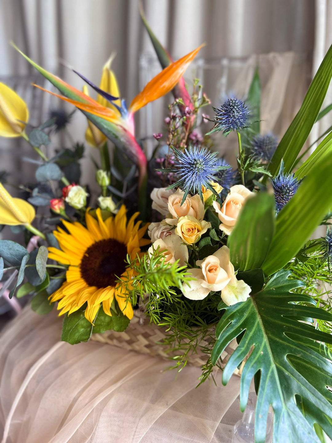 Tropical-Flowers-exotic-Bouquet-close-DodoMarket-delivery-Mauritius