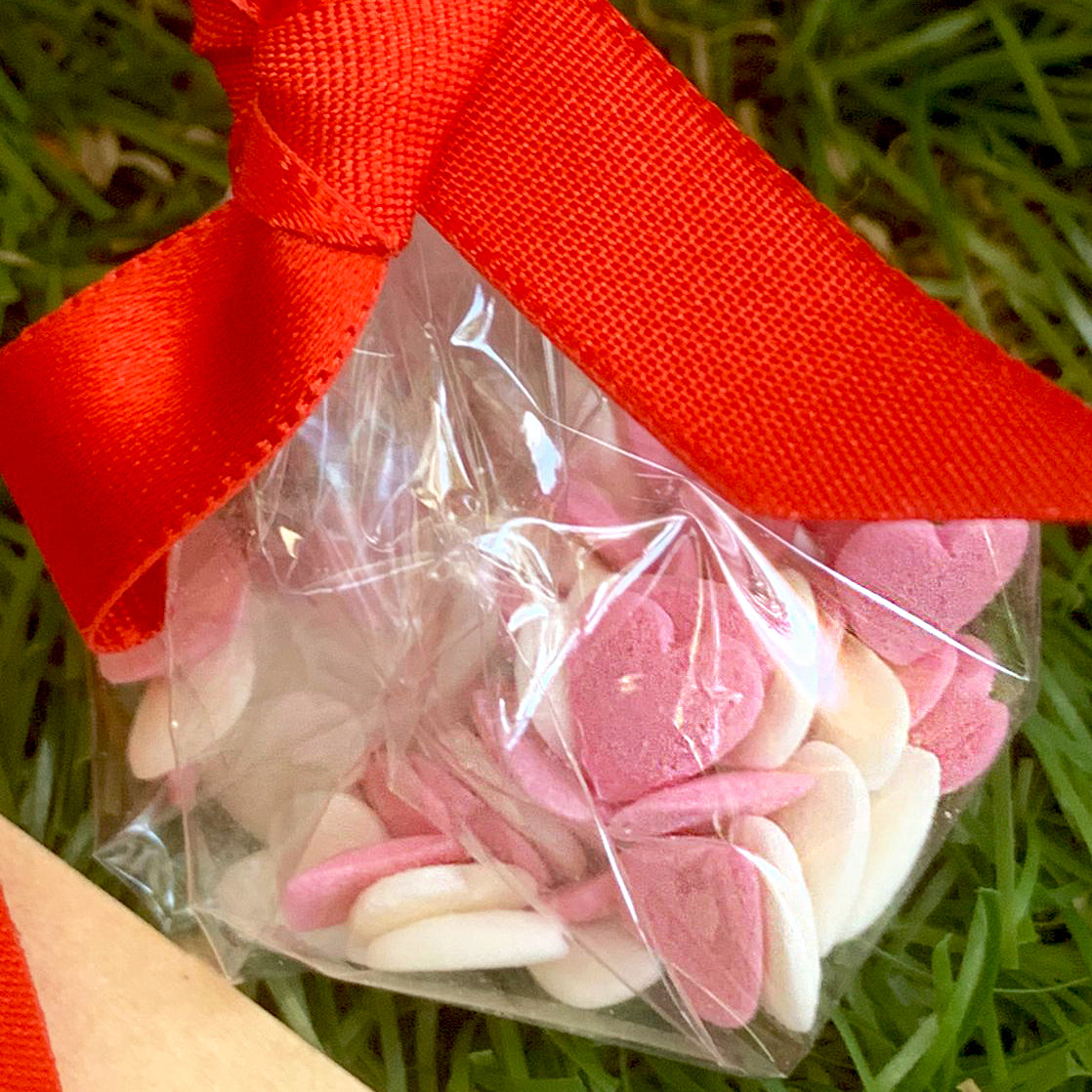 Valentines-Decor-Kit-candy-hearts-DodoMarket-delivery-Mauritius