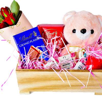 Valentines-Hamper-Heart-Box-Teddy-Bear-for-Her-close-DodoMarket-Delivery-Mauritius