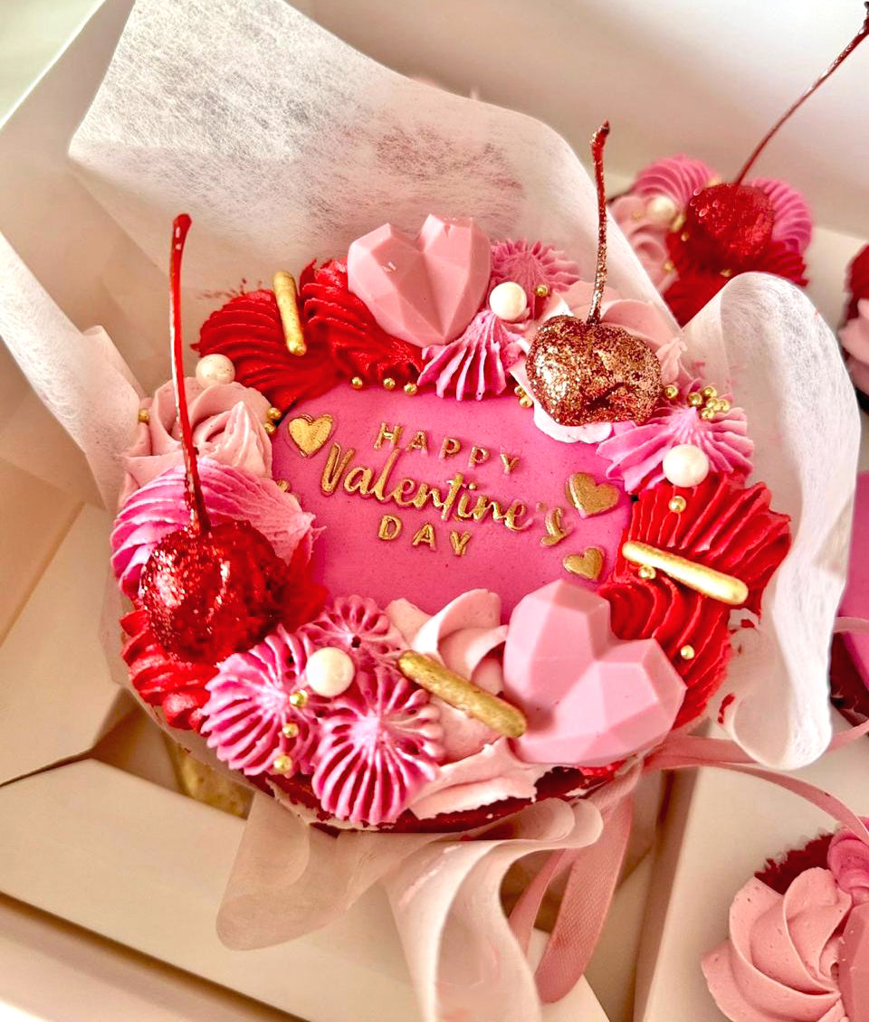 Valentines-mini-Cake-Hamper-closer-DodoMarket-delivery-Mauritius