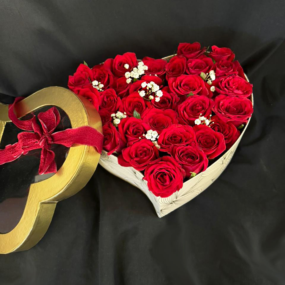 Valentines-red-roses-golden-heart-DodoMarket-delivery-Mauritius