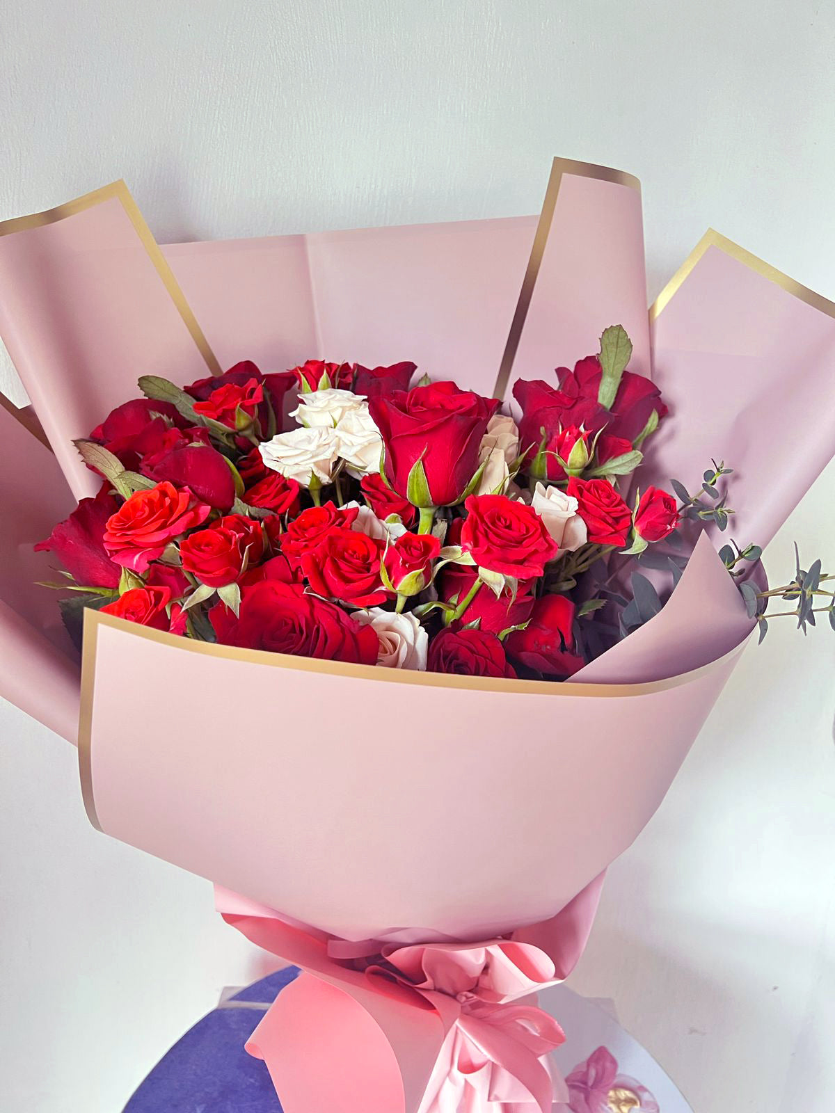 Velvet-Romance-Rose-Bouquet-DodoMarket-delivery-Mauritius