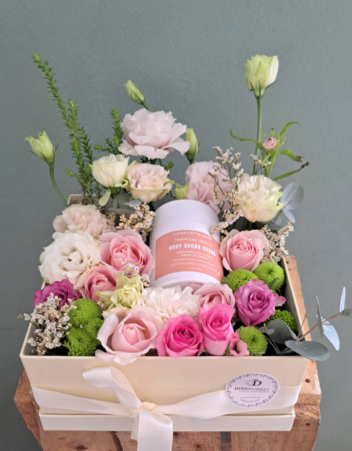 Velvet-Touch-Floral-Gift-Box-with-scrub-DodoMarket-delivery-Mauritius