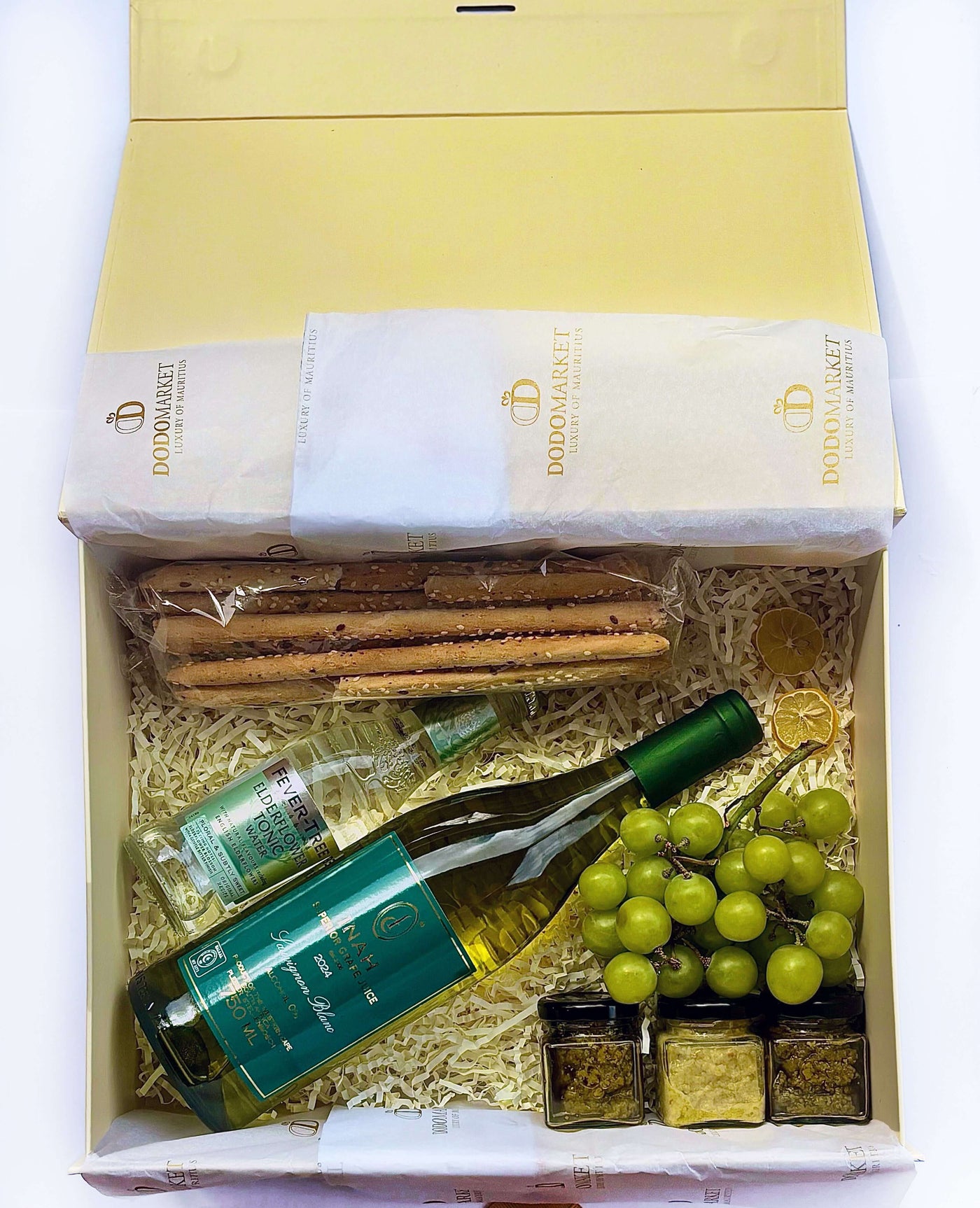 Verdant-Delights-Food-Wine-Green-Hamper-DodoMarket-delivery-Mauritius