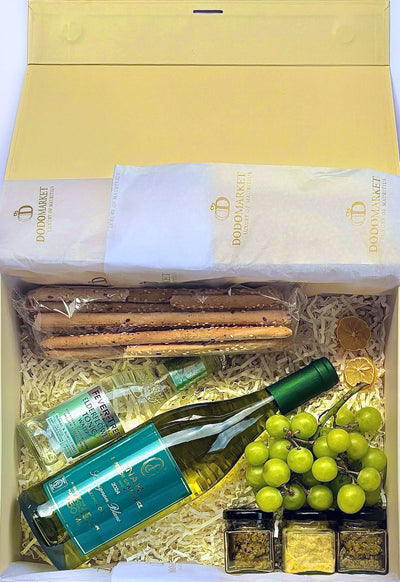 Verdant-Delights-Food-Wine-Green-Hamper-magnetic-box-DodoMarket-delivery-Mauritius