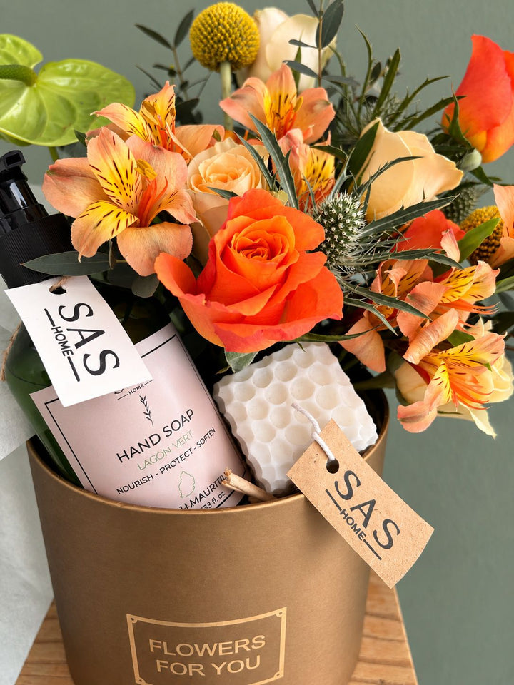 Wellness-home-floral-gift-box-closer-DodoMarket-delivery-Mauritius