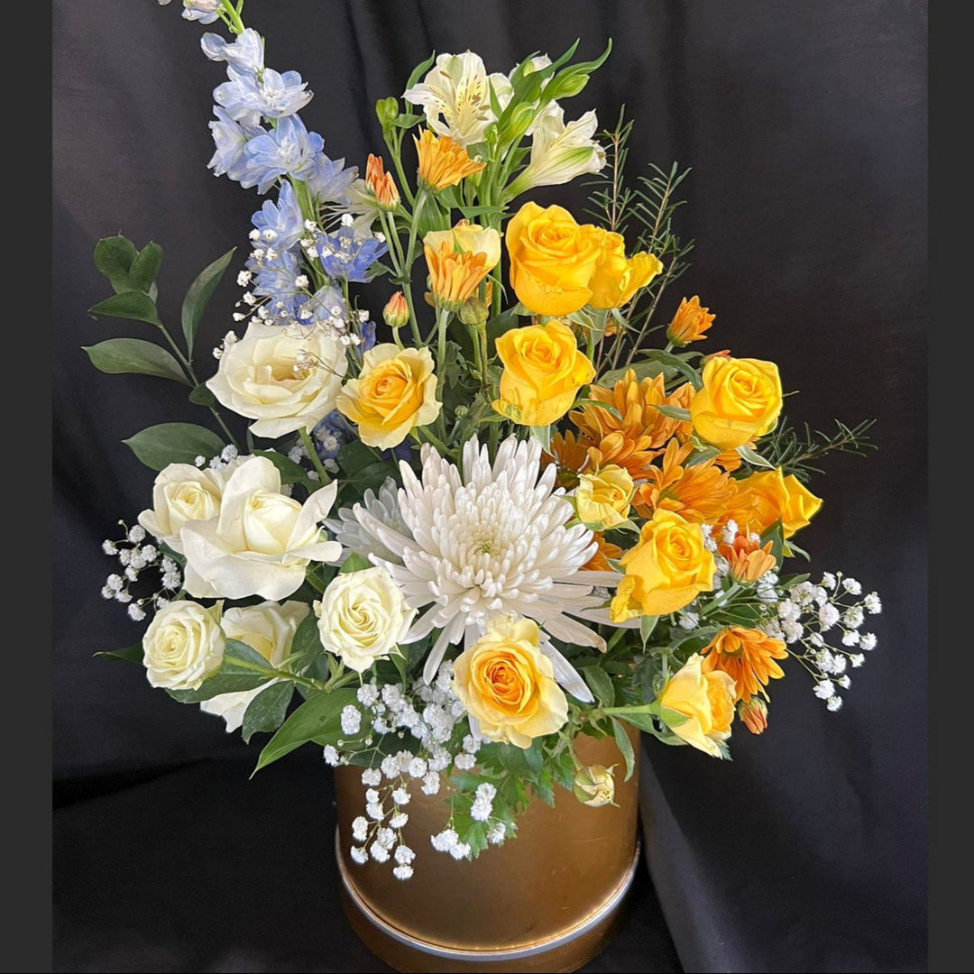 Yellow-roses-mixed-flowers-in-golden-box-Dodomarket-Mauritius-delivery