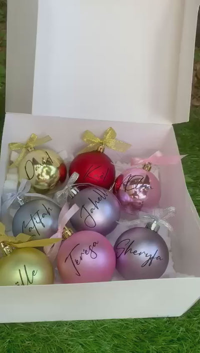 Video-Named-Christmas-tree-bubbles-tinted-DodoMarket-delivery-Mauritius