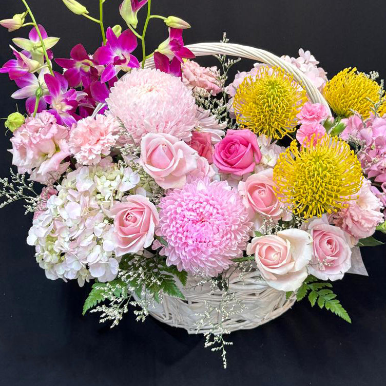 the-empress-flower-basket-closer-DodoMarket-delivery-Mauritius