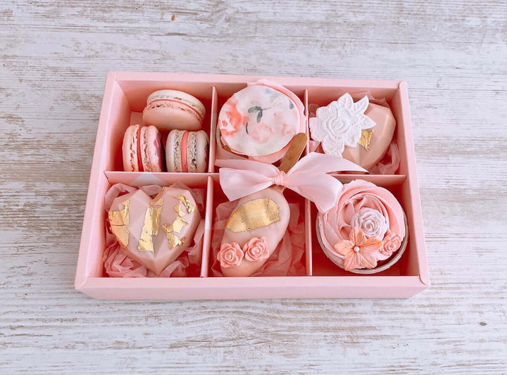 Coffret Cadeaux Gâteaux Macarons Assortis