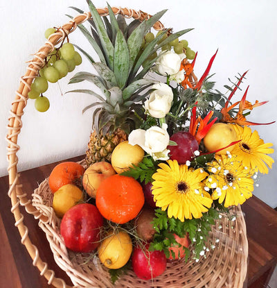Charming-Fruits-Flowers-Basket-Gift-Hamper-Dodomarket-delivery-Mauritius