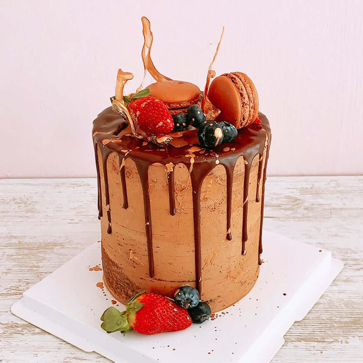 Chocolate-Macaron-Cake-Birthday-Daydream-with berries