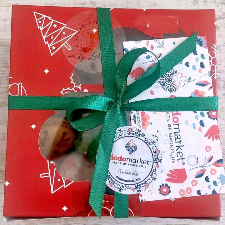 Assorted Christmas Macarons