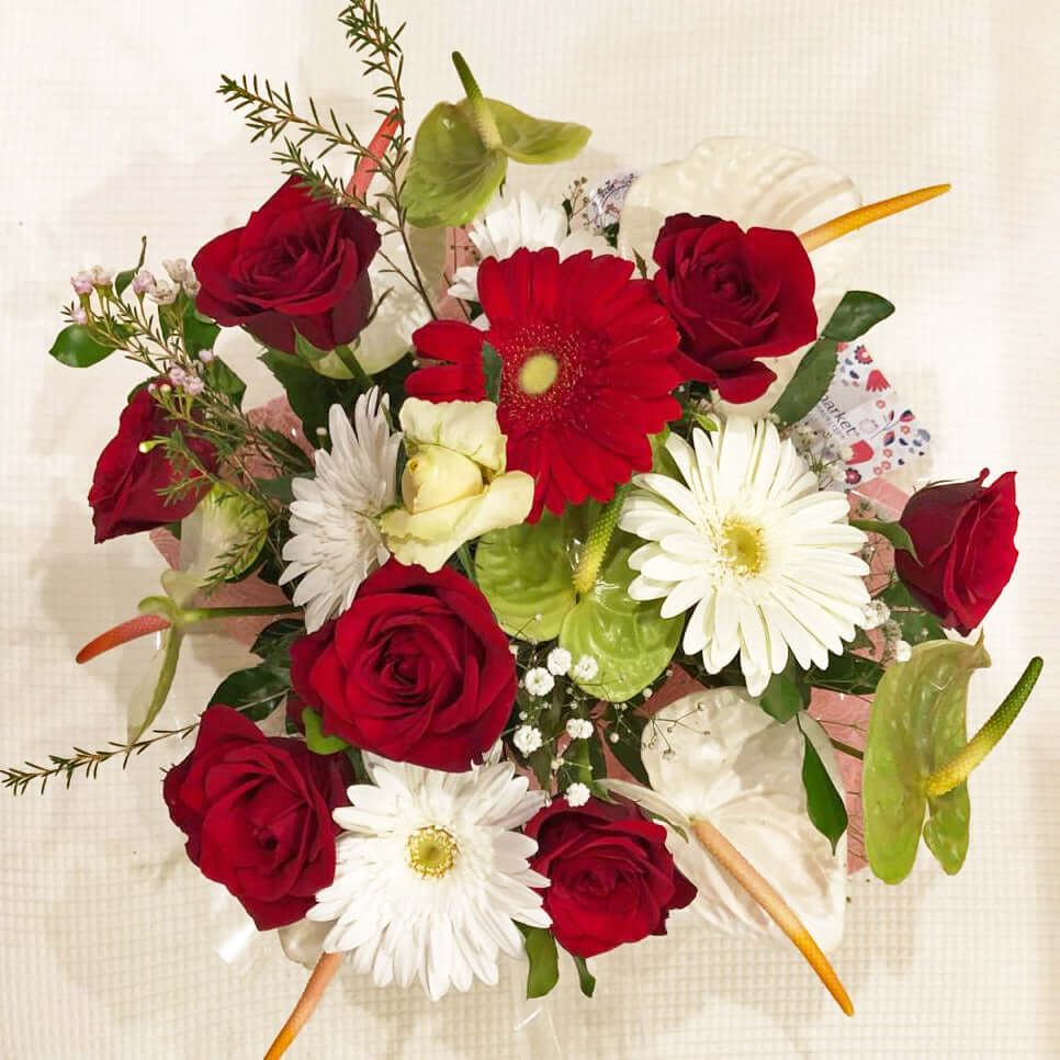 Flowers-bouquet-signature-rouge-blanc-same-day-delivery-Mauritius