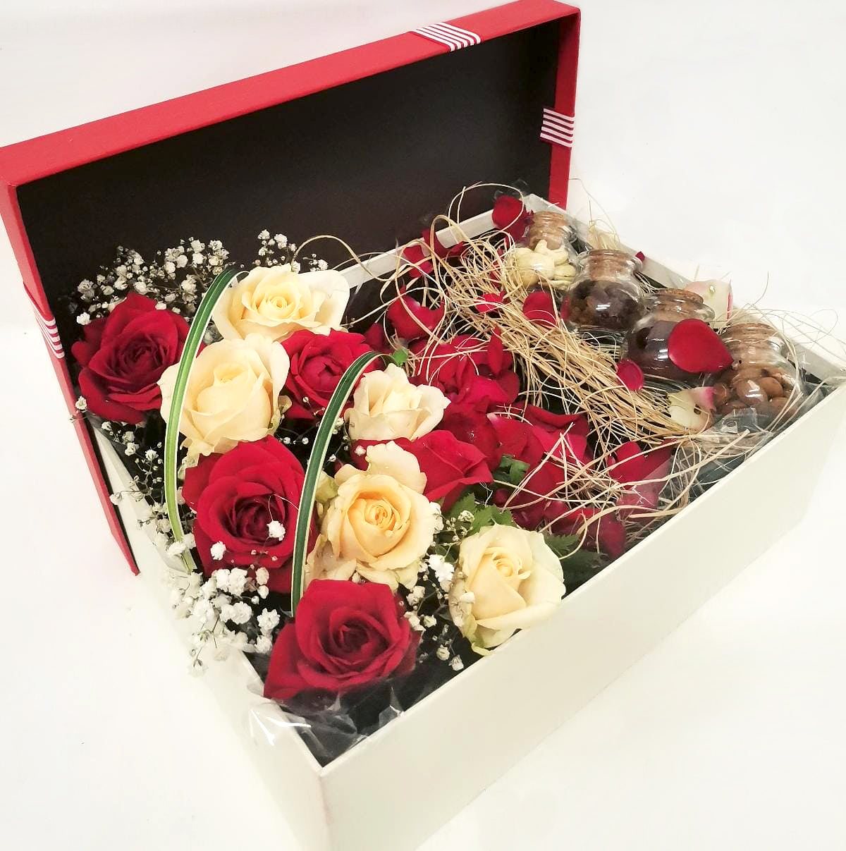 Hamper-gift-box-Flowers-dates-nuts-DodoMarket-delivery-Mauritius
