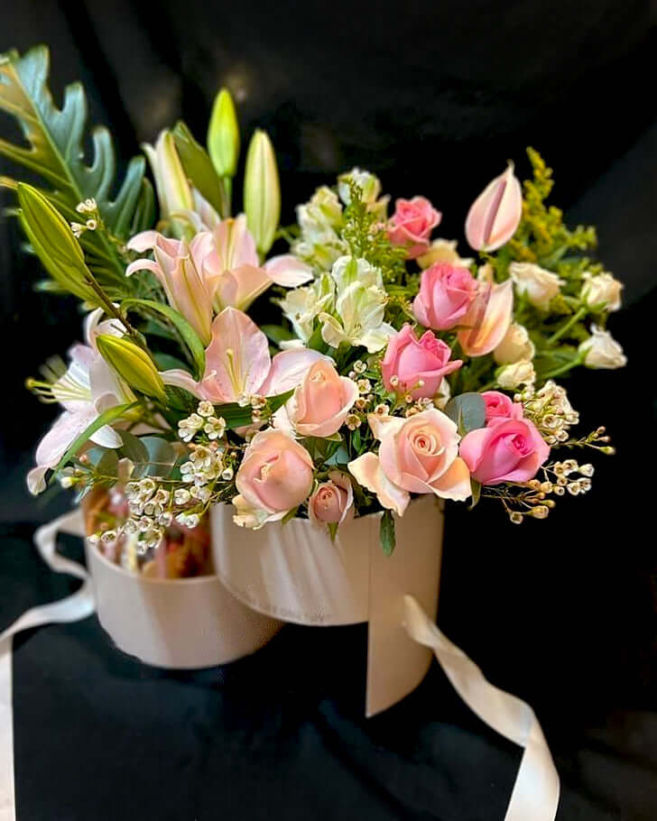Flower-Box-with-Ferrero-chocolate-DodoMarket-Delivery-Mauritius