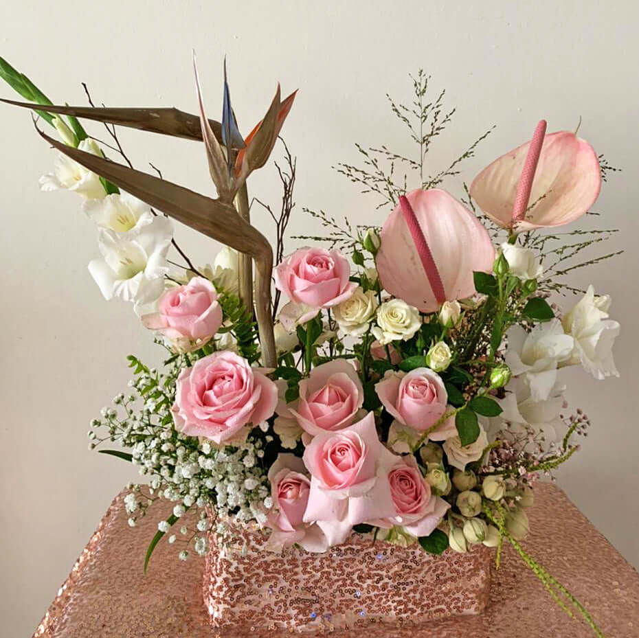 Flowers-romantic-rose-bouquet-same-day-delivery-Mauritius