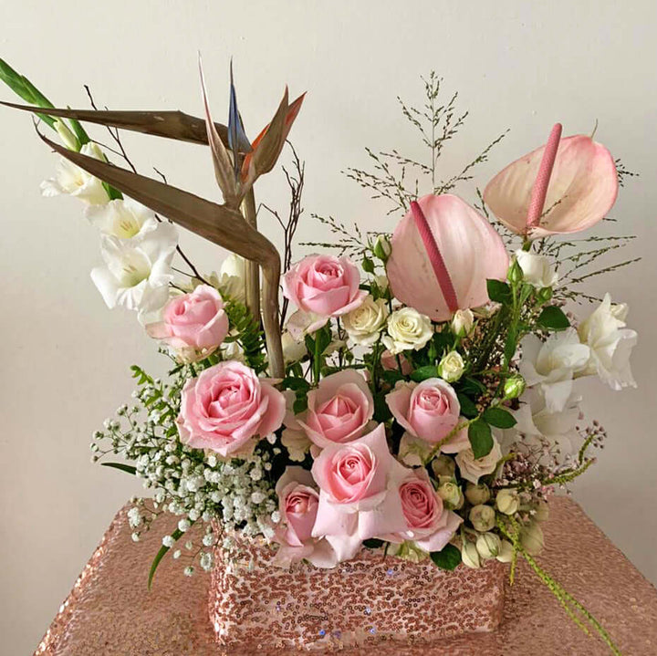 Flowers-romantic-rose-bouquet-same-day-delivery-Mauritius
