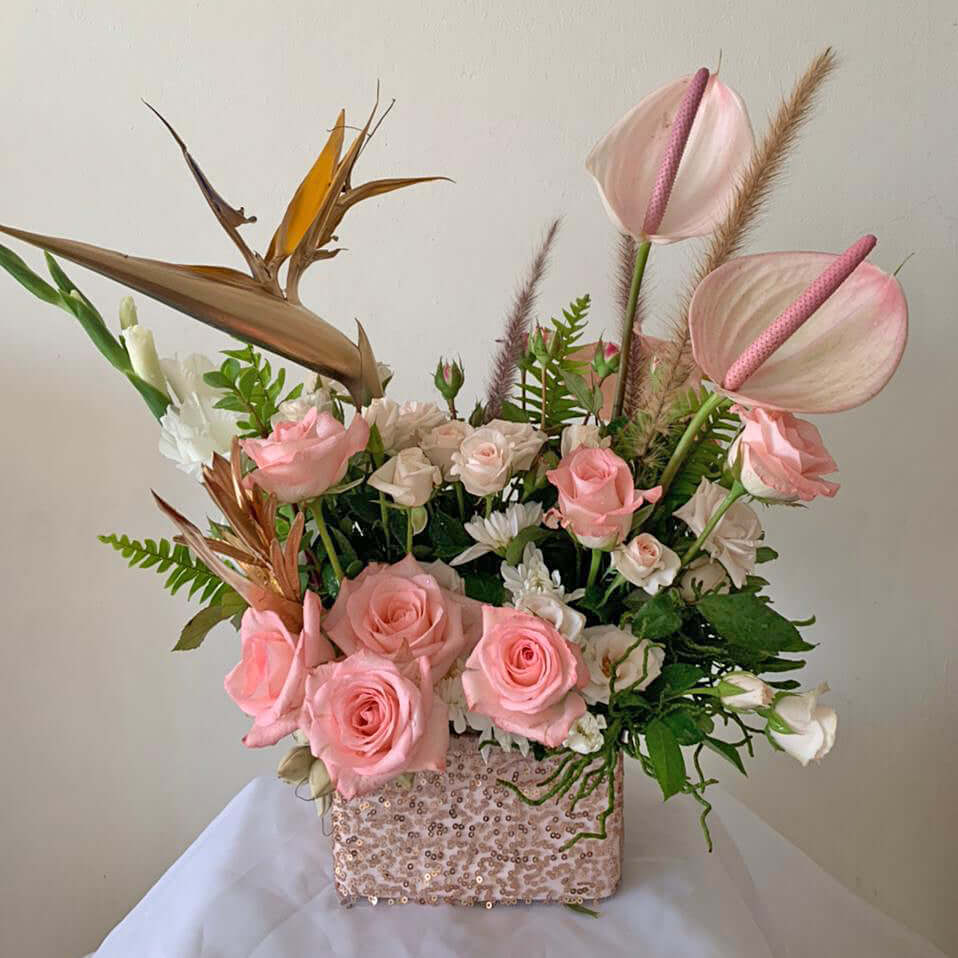 Flowers-romantic-rose-bouquet-same-day-delivery-Mauritius