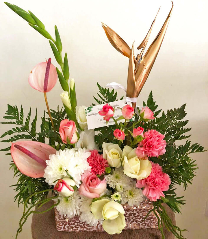 Flowers-romantic-rose-bouquet-same-day-delivery-Mauritius