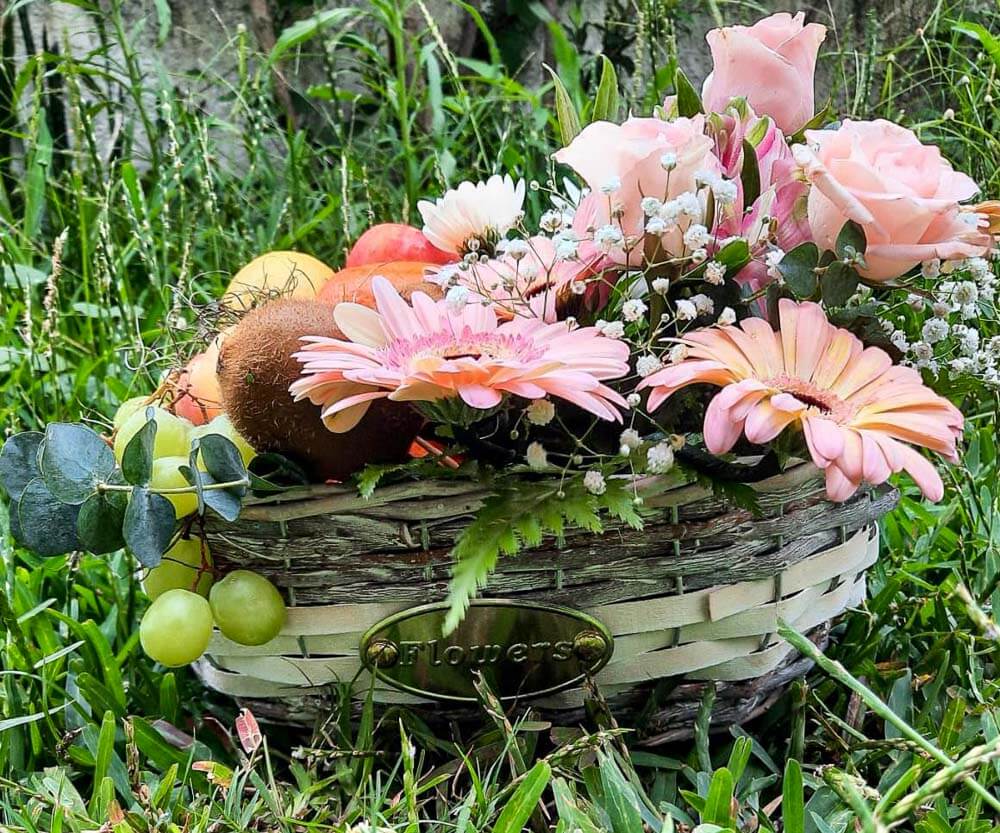 Happy-Day-Fruits-Flowers-Basket-Gift-hamper-Dodomarket-delivery-Mauritius
