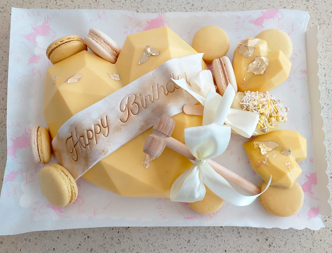 Heart Smash Box with Macarons