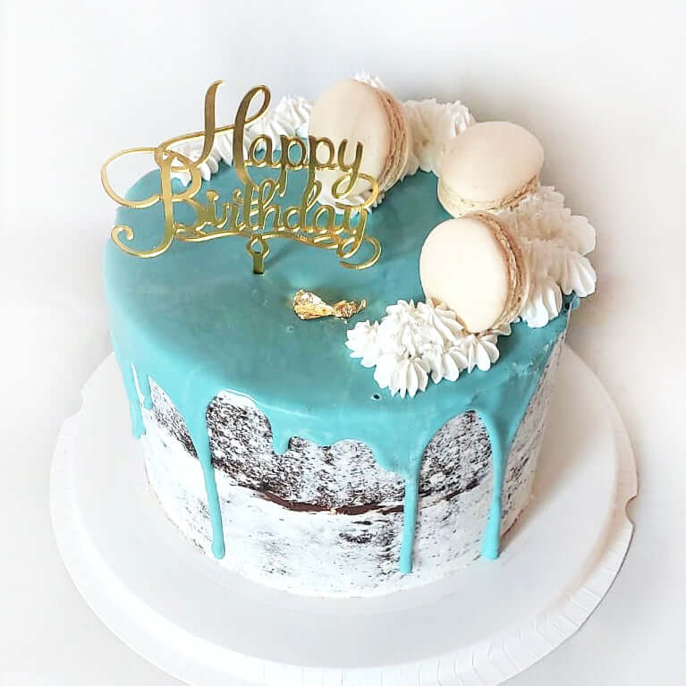 Light-Blue-Birthday-Cake-with-macarons-topper-Dodomarket-delivery-Mauritius