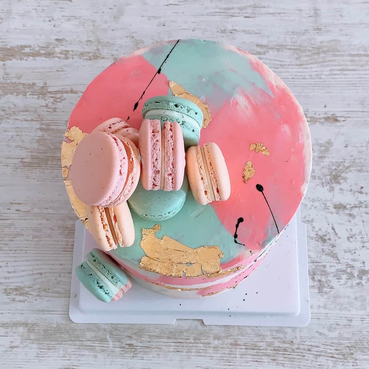 Macarons Birthday Cake - Picasso - Top