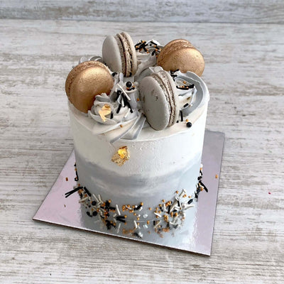Mini-Cake-with-Macarons-You-and-Me-Silver-Grey-Dodomarket-delivery-Mauritius
