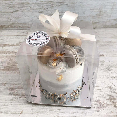 Mini-Cake-with-Macarons-You-and-Me-Silver-Grey-in-box-Dodomarket-delivery-Mauritius