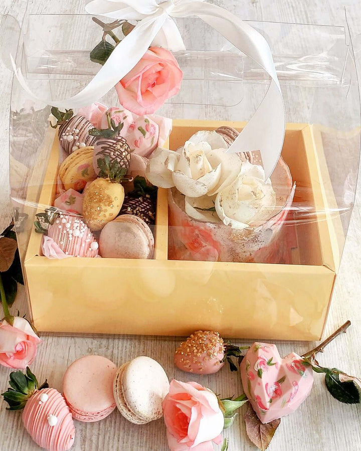 Mothers-Day-Treat-Box-with-Mini-Cake-Strawberries-DodoMarket-delivery-Mauritius