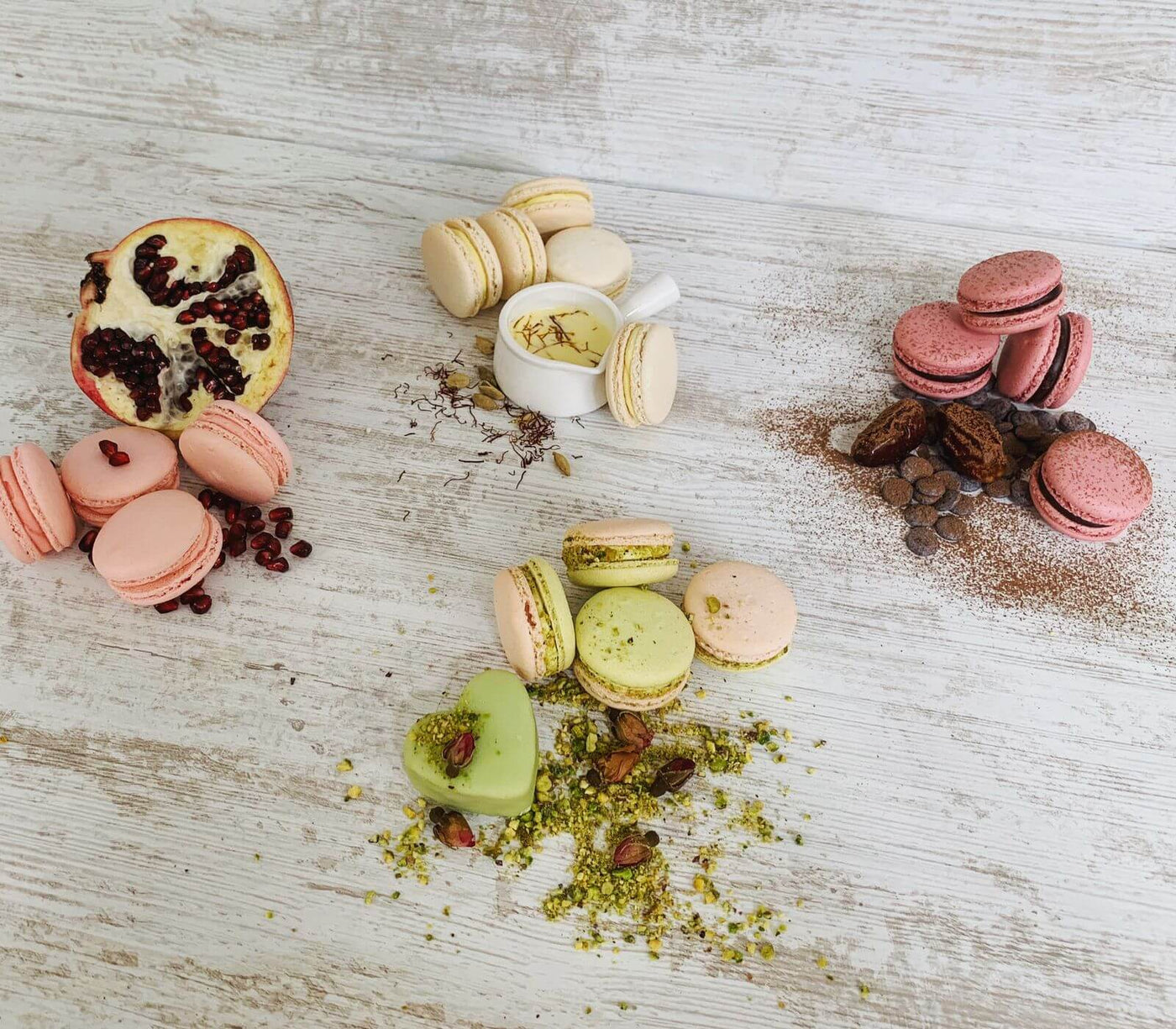 Oriental-flavored-macarons-DodoMarket-delivery-Mauritius
