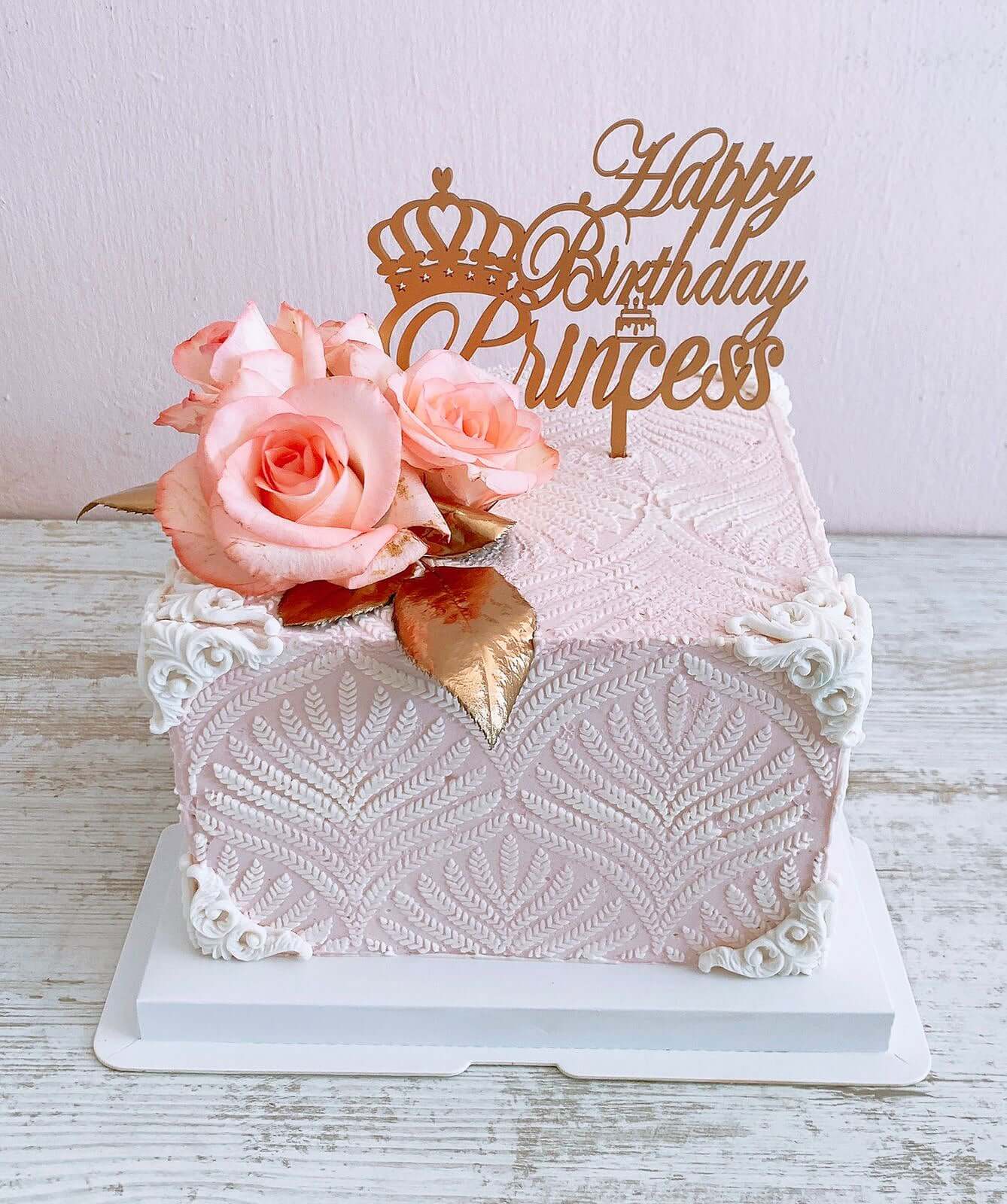 Ornamental-Birthday-Cake-with-topper-delivery-Mauritius-DodoMarket